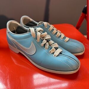 Vintage NIKE 1984 Leather Bowling Shoes - Size 7